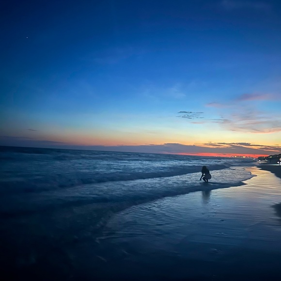 Meet your Posher, Elisa - Picture 1 of 1